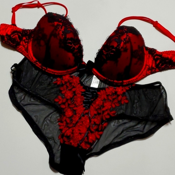 Bra & (2) Panty Set Sizes 38C/1x Red & Blk Lace By Delicates - Picture 7 of 17